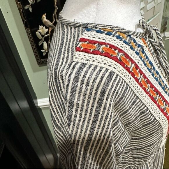 Sweet Magnolia Embroidered Floral Peasant Cotton Blouse Size Small - Picture 5 of 9